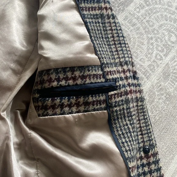 J.Crew Wool Schoolboy Blazer in Houndstooth Plaid - Picture 8 of 16